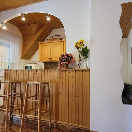 Szemesi Apartmán Balatonszárszó